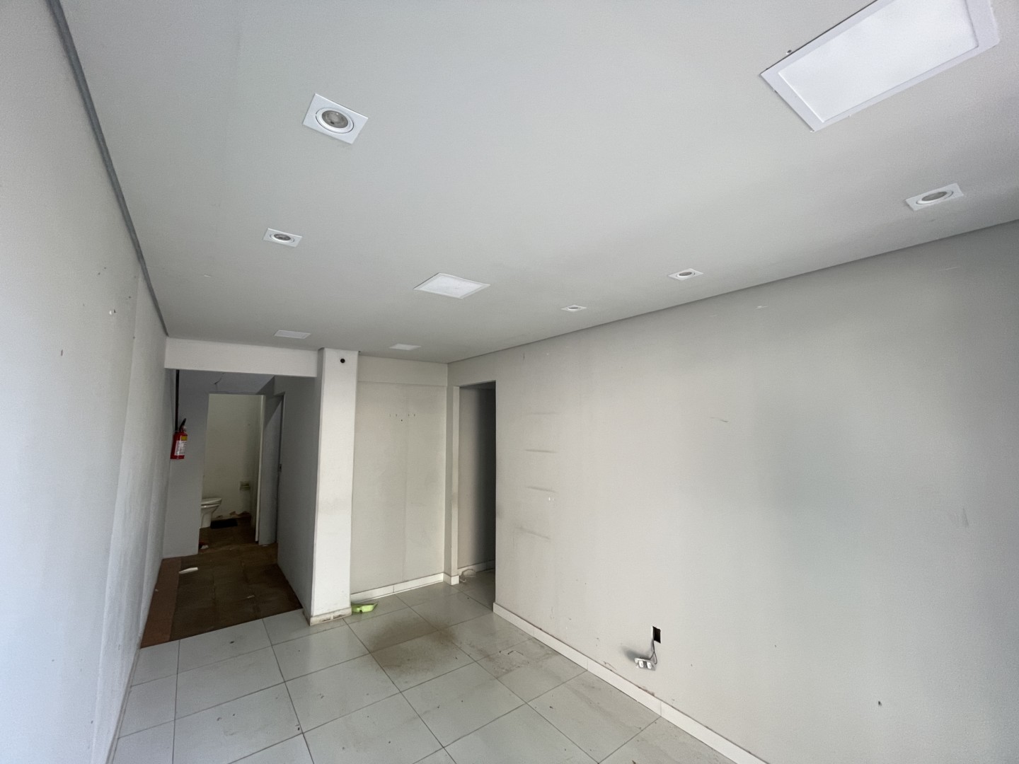 Sala Comercial para locacao no Zona I em Umuarama com 0m² por R$ 1.500,00