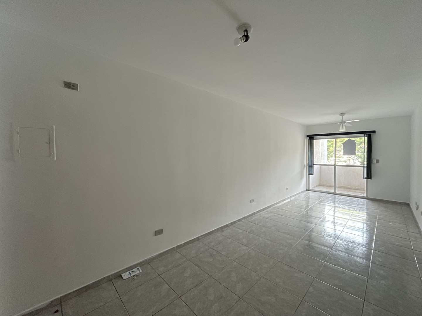 Apartamento para locacao no Zona III em Umuarama com 0m² por R$ 980,00