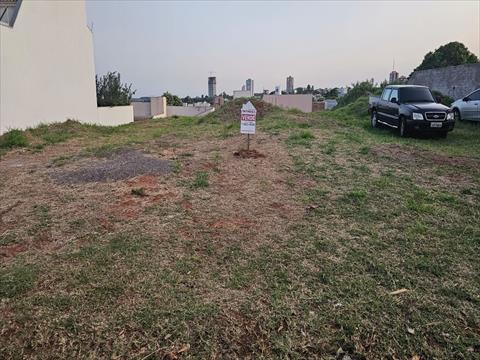 Terreno para venda no Jardim Laguna em Umuarama com 401,5m² por R$ 205.000,00