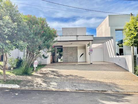 Casa para venda no Jardim Alphavile em Umuarama com 336m² por R$ 1.450.000,00
