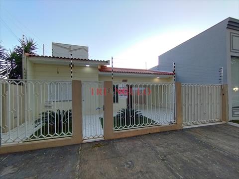 Casa Residencial para locacao no Zona II em Umuarama com 221m² por R$ 2.700,00