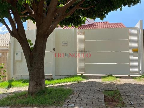 Casa para venda no Zona V em Umuarama com 245m² por R$ 520.000,00