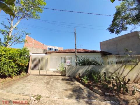 Casa para venda no Jardim Vitoria em Umuarama com 210,92m² por R$ 200.000,00