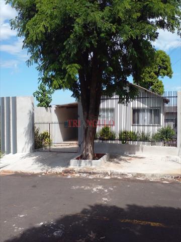 Casa para venda no Parque das Jaboticabeiras em Umuarama com 300,5m² por R$ 155.000,00