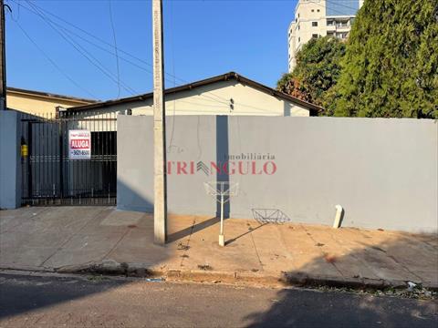 Casa Residencial para locacao no Conjunto Residencial Ouro Preto em Umuarama com 254m² por R$ 850,00