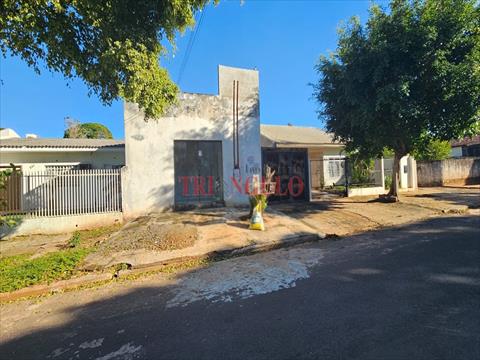 Casa para venda no Zona Armazem em Umuarama com 450m² por R$ 380.000,00