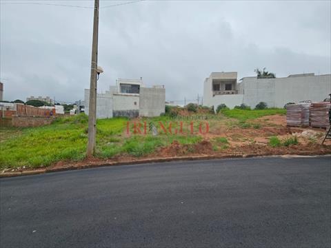 Terreno para venda no Zona V em Umuarama com 221,22m² por R$ 135.000,00