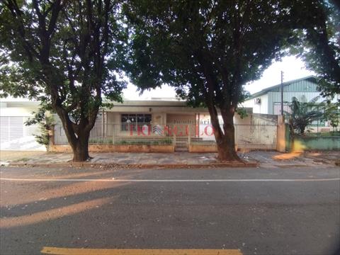 Casa para venda no Zona II em Umuarama com 480m² por R$ 600.000,00