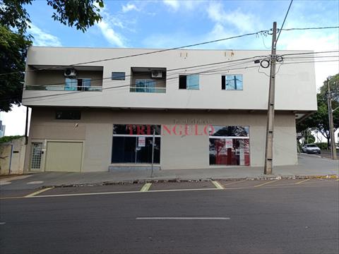 Salão para locacao no Zona IV em Umuarama com 249m² por R$ 4.000,00