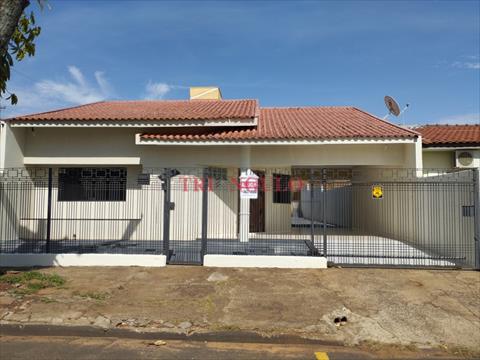 Casa Residencial para locacao no Parque San Remo I em Umuarama com 448m² por R$ 2.000,00