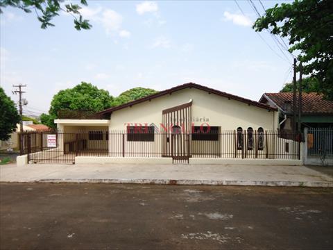 Casa para venda no Jardim Iguacu em Umuarama com 225m² por R$ 220.000,00