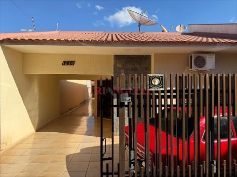 Casa para venda no Jardim Global em Umuarama com 244m² por R$ 580.000,00
