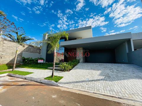 Casa para venda no Residencial Euro Park em Umuarama com 362,34m² por R$ 2.700.000,00