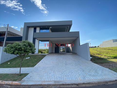 Casa para venda no Residencial Jardins de Versailles em Umuarama com 297m² por R$ 1.400.000,00