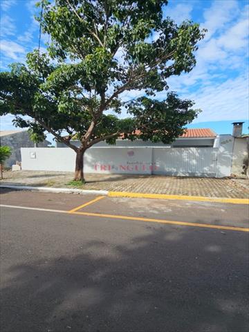 Casa para venda no Jardim Paraiso em Umuarama com 360m² por R$ 430.000,00
