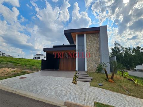 Casa para venda no Parque Residencial Interlagos 02 em Umuarama com 254,58m² por R$ 1.260.000,00