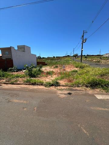Terreno para venda no Jardim Imperio do Sol I em Umuarama com 270,34m² por R$ 45.000,00