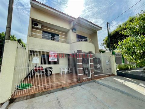 Sobrado para venda no Zona V em Umuarama com 95,79m² por R$ 460.000,00