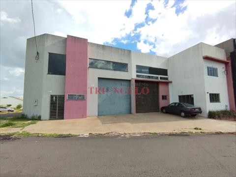 Barracão_galpão para locacao no Jardim Imigrantes em Umuarama com 214,13m² por R$ 7.000,00