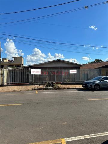 Casa para venda no Zona II em Umuarama com 490m² por R$ 570.000,00