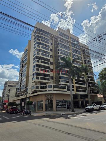 Apartamento para venda no Zona II em Umuarama com 196,58m² por R$ 630.000,00