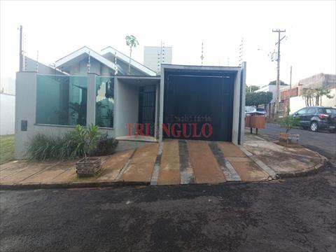 Casa para venda no Parque Bandeirantes em Umuarama com 173,61m² por R$ 490.000,00