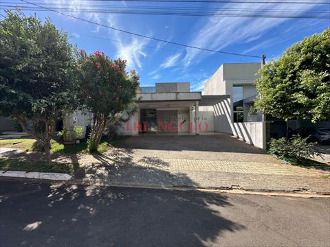 Casa para venda no Jardim Alphavile em Umuarama com 336m² por R$ 1.450.000,00