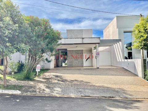 Casa para venda no Jardim Alphavile em Umuarama com 336m² por R$ 1.450.000,00