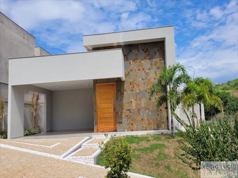 Casa de Condomínio para locacao no Royal Boulevard em Ibipora com 300m² por R$ 6.875,00