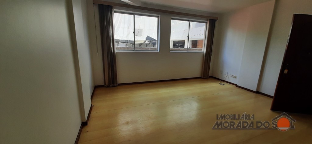 Apartamento para locacao no Zona 03 em Maringa com 80m² por R$ 1.700,00