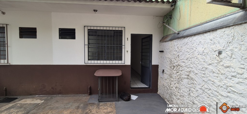 Kitinet para locacao no Zona 07 em Maringa com 30m² por R$ 750,00