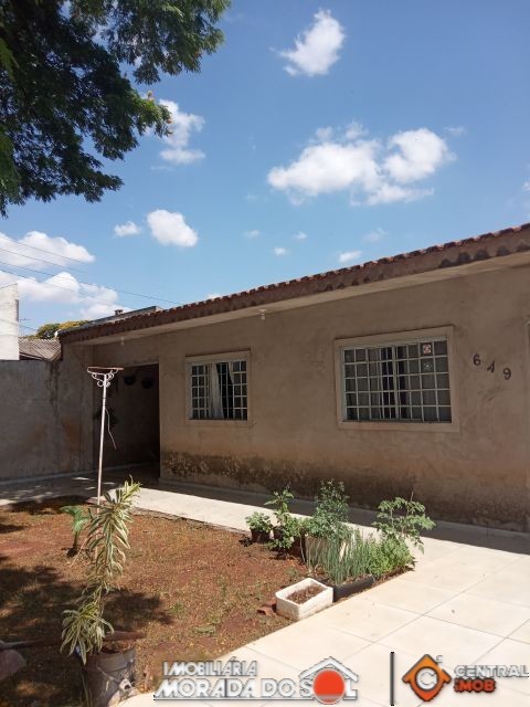 Casa Residencial para venda no Conjunto Joao de Barro Champagnat em Maringa com 300m² por R$ 350.000,00