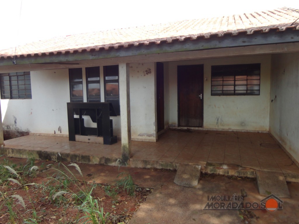 Casa Residencial para venda no Conjunto Residencial Santa Terezinh em Maringa com 300m² por R$ 125.000,00