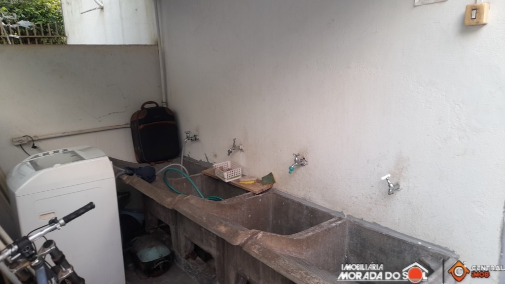 Kitinet para locacao no Zona 07 em Maringa com 30m² por R$ 700,00