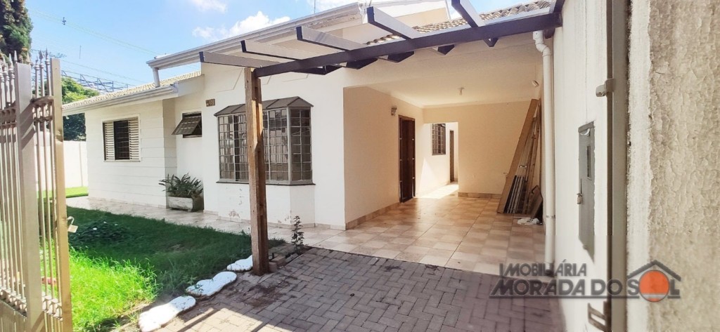 Casa Residencial para venda no Conjunto Habitacional Requiao em Maringa com 226,13m² por R$ 345.000,00
