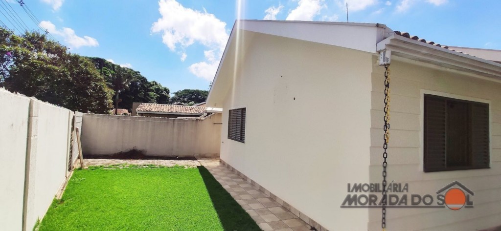 Casa Residencial para venda no Conjunto Habitacional Requiao em Maringa com 226,13m² por R$ 345.000,00