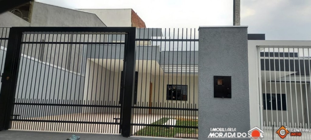 Casa Residencial para venda no Conjunto Habitacional Requiao em Maringa com 240m² por R$ 390.000,00