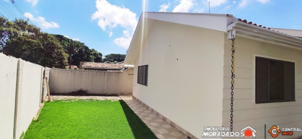 Casa Residencial para venda no Conjunto Habitacional Requiao em Maringa com 226,13m² por R$ 370.000,00