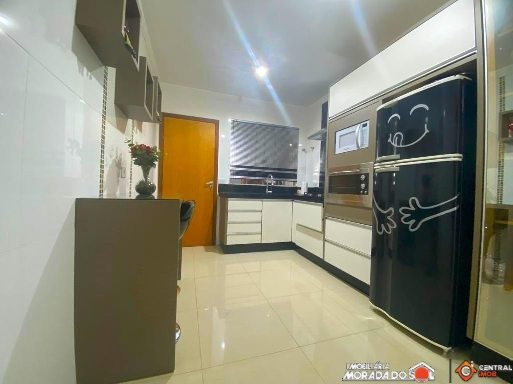 Sobrado para venda no Jardim Paris III em Maringa com 150m² por R$ 710.000,00