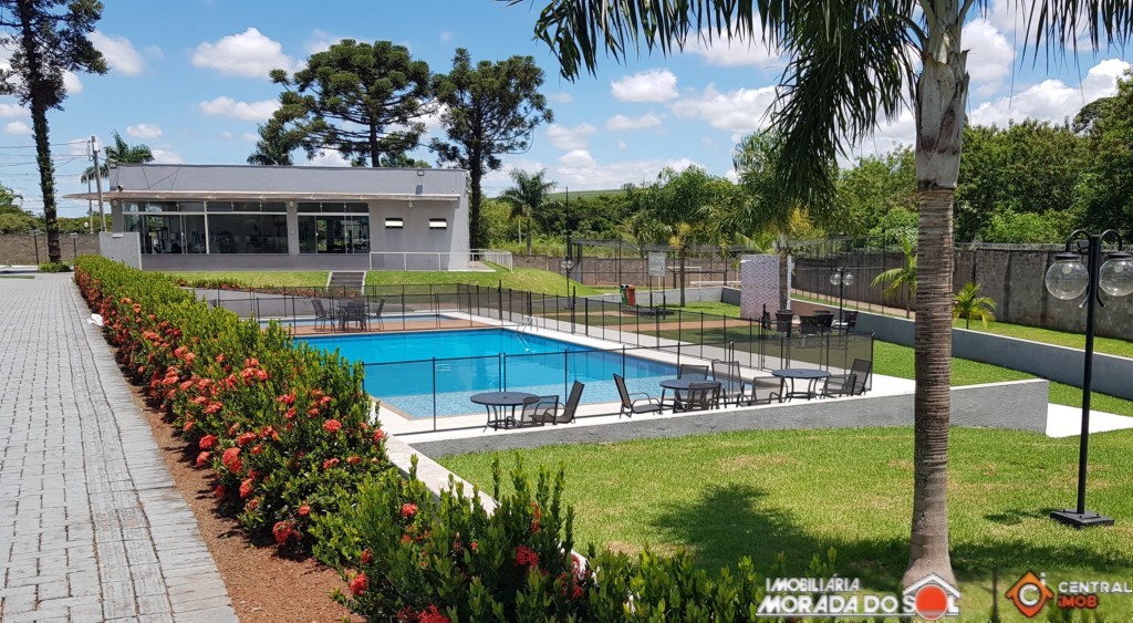 ÁREA DE LAZER (PISCINAS)