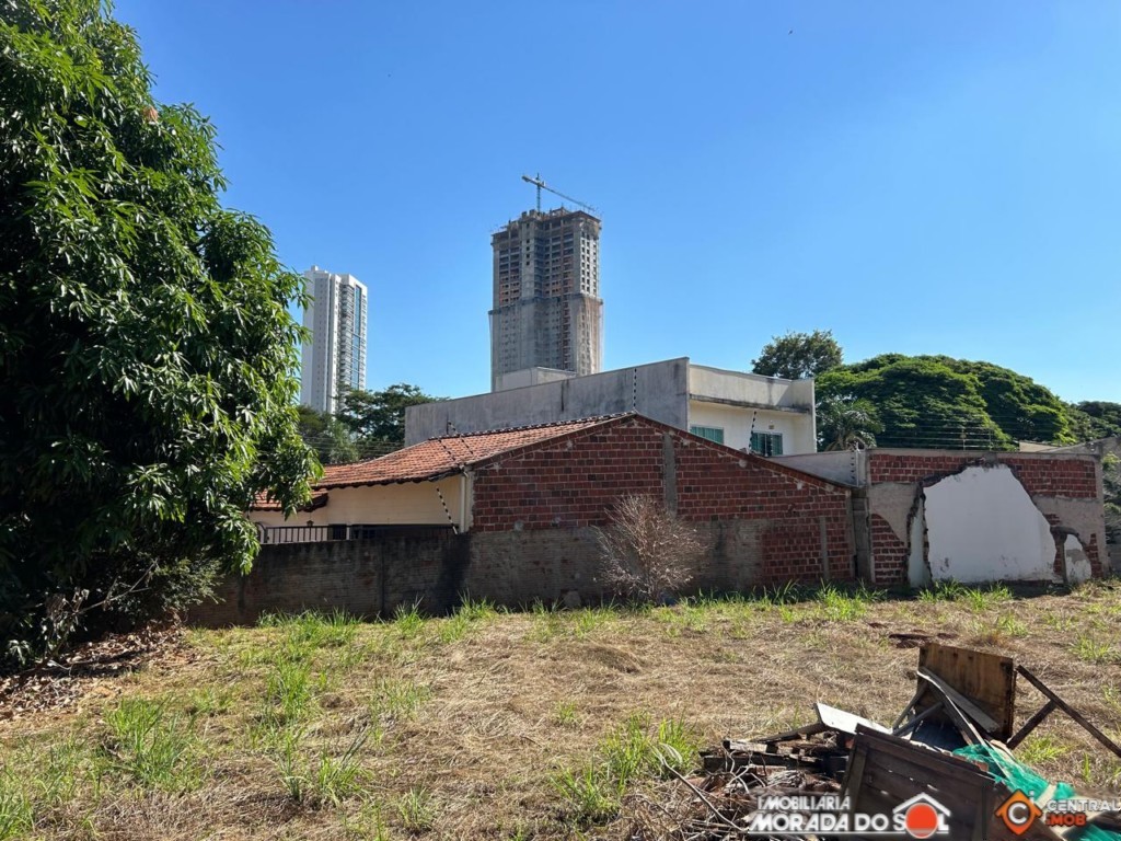Terreno para venda no Zona 08 em Maringa com 614m² por R$ 1.350.000,00