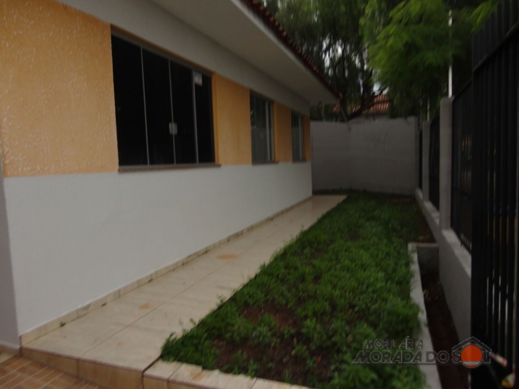 Casa para venda no Loteamento Madrid em Maringa com 190m² por R$ 380.000,00