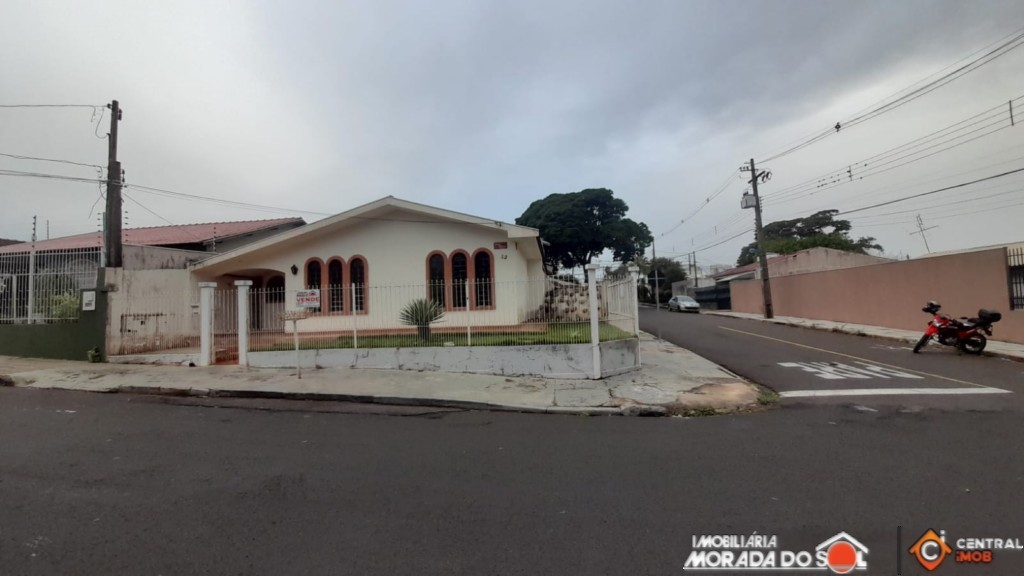 Casa Residencial para venda no Conjunto Habitacional Karina em Maringa com 325m² por R$ 290.000,00