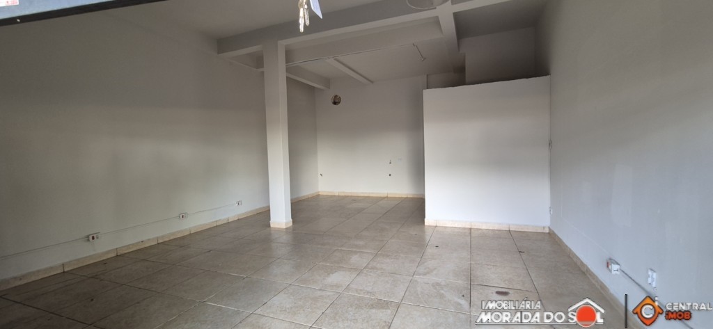 Salão para locacao no Parque Residencial Tuiuti em Maringa com 37m² por R$ 2.400,00