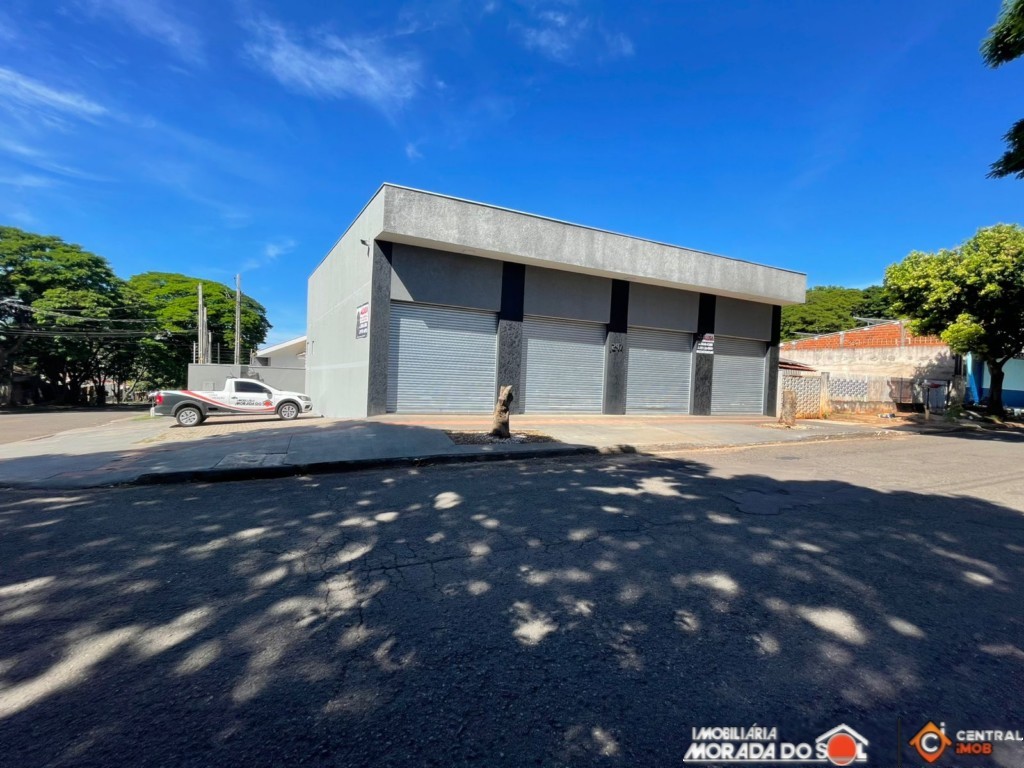 Sala Comercial para locacao no Conjunto Habitacional Requiao em Maringa com 0m² por R$ 2.500,00