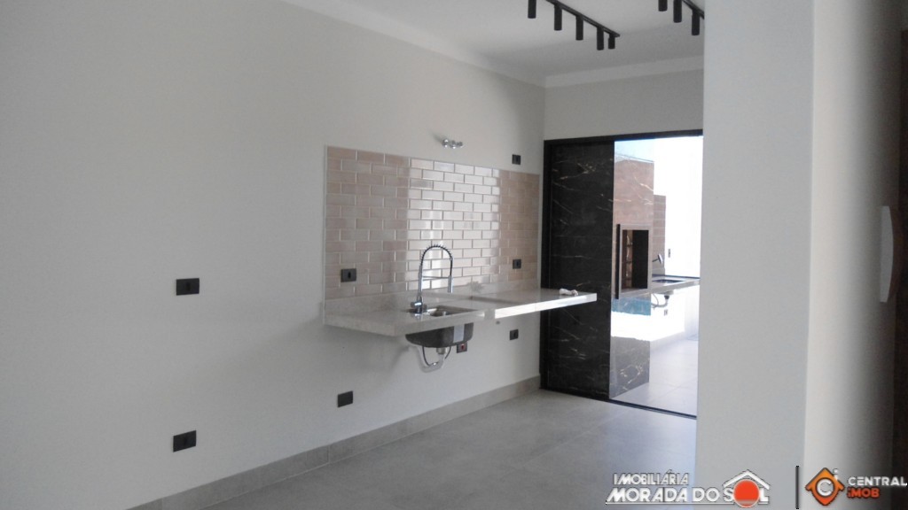 Casa Residencial para venda no Parque das Bandeiras em Maringa com 180m² por R$ 779.000,00