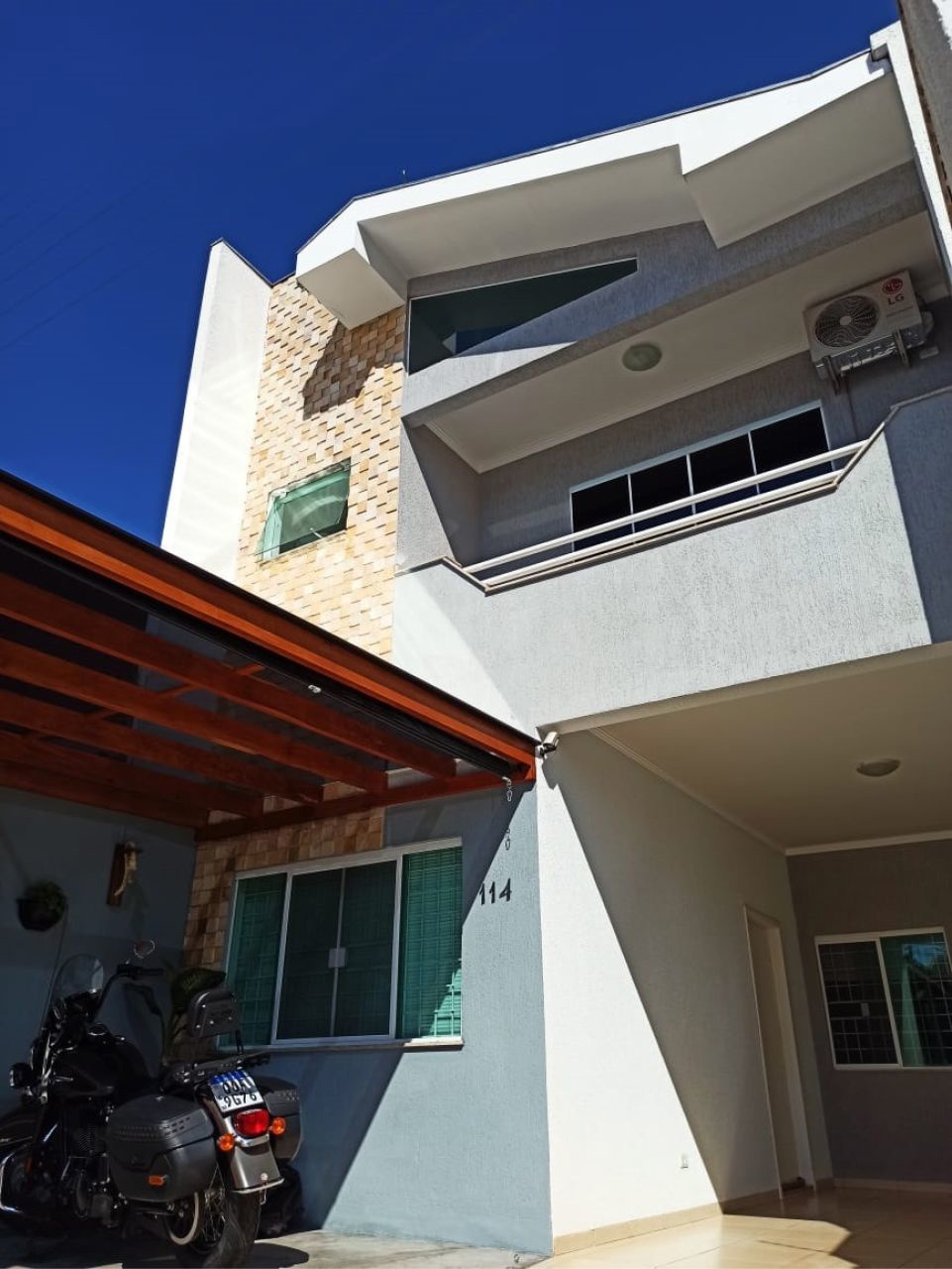 Sobrado para venda no Zona 28 em Maringá com 174m² por R$ 1.200.000,00