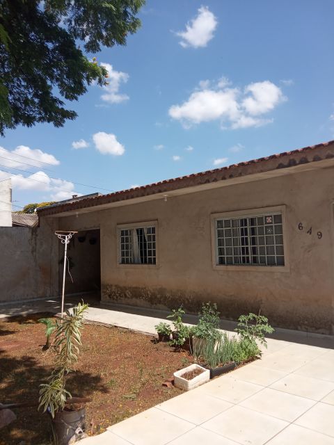 Casa Residencial para venda no Conjunto João de Barro Champagnat em Maringá com 127m² por R$ 350.000,00