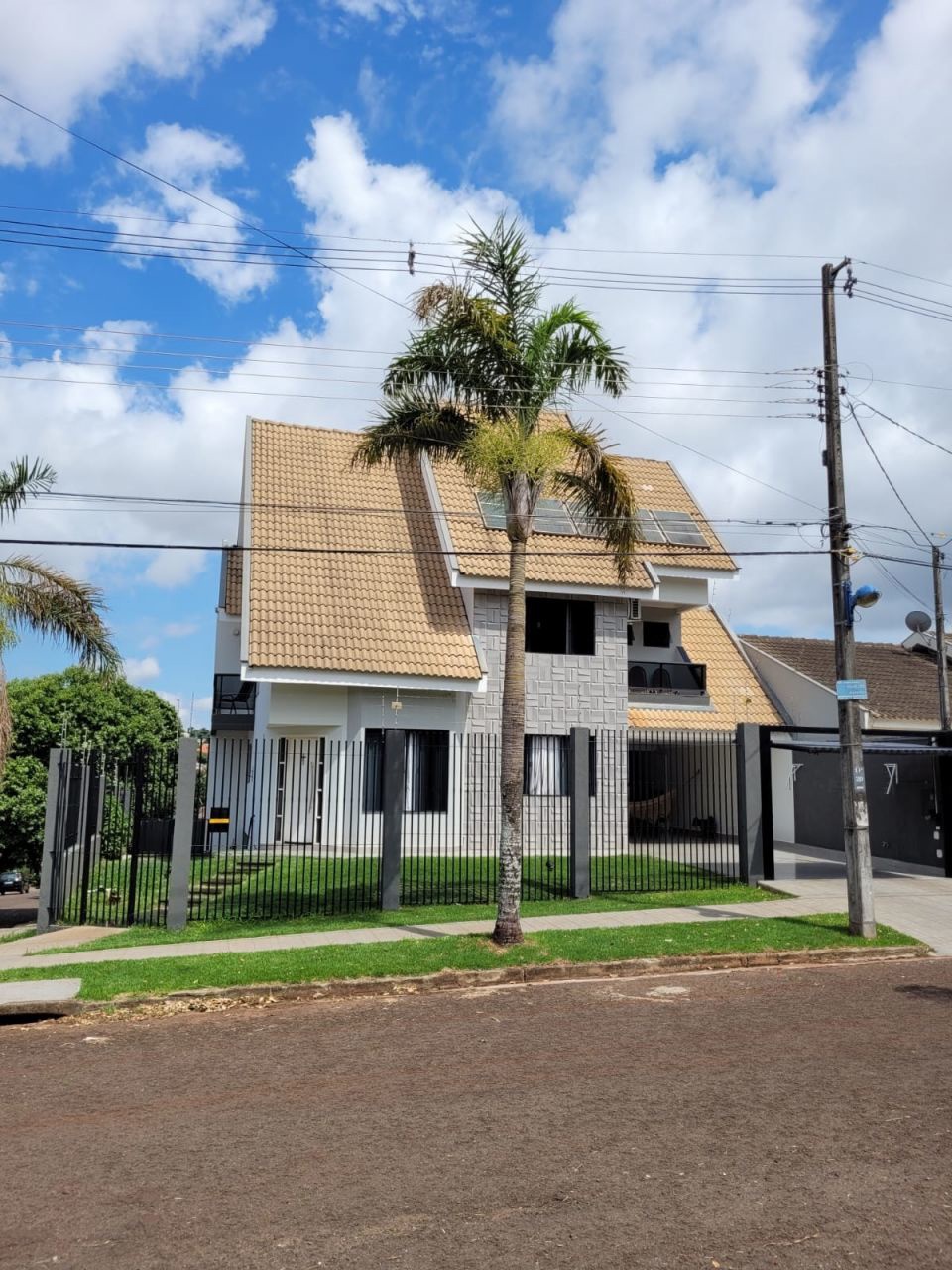 Sobrado para venda no Parque da Gávea em Maringá com 234m² por R$ 1.280.000,00