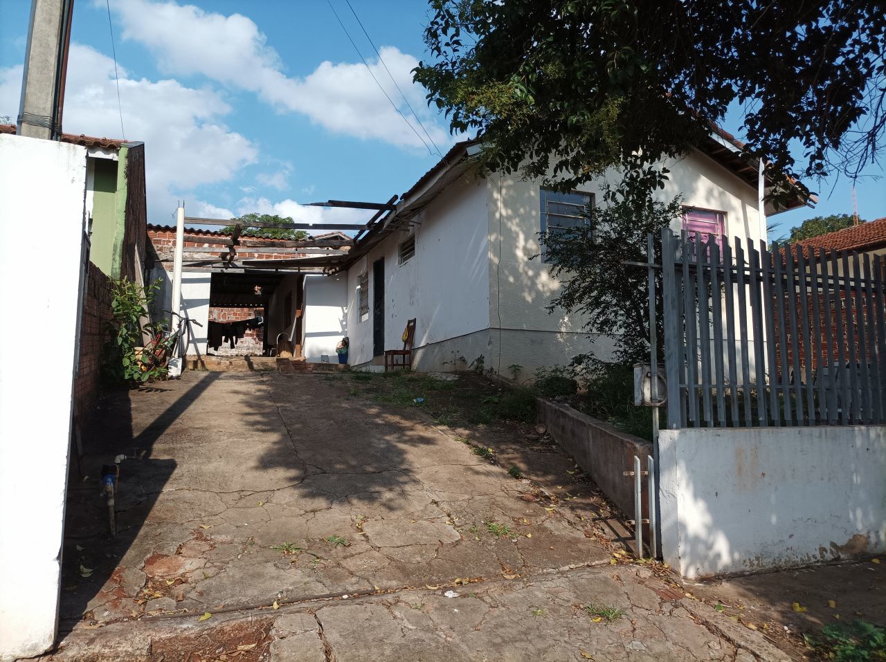 Casa Residencial para venda no Conjunto Habitacional Hermann Morae em Maringá com 132,24m² por R$ 250.000,00